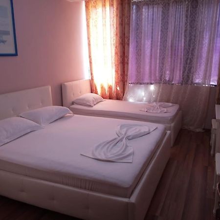 British Hotel Himare Exterior foto