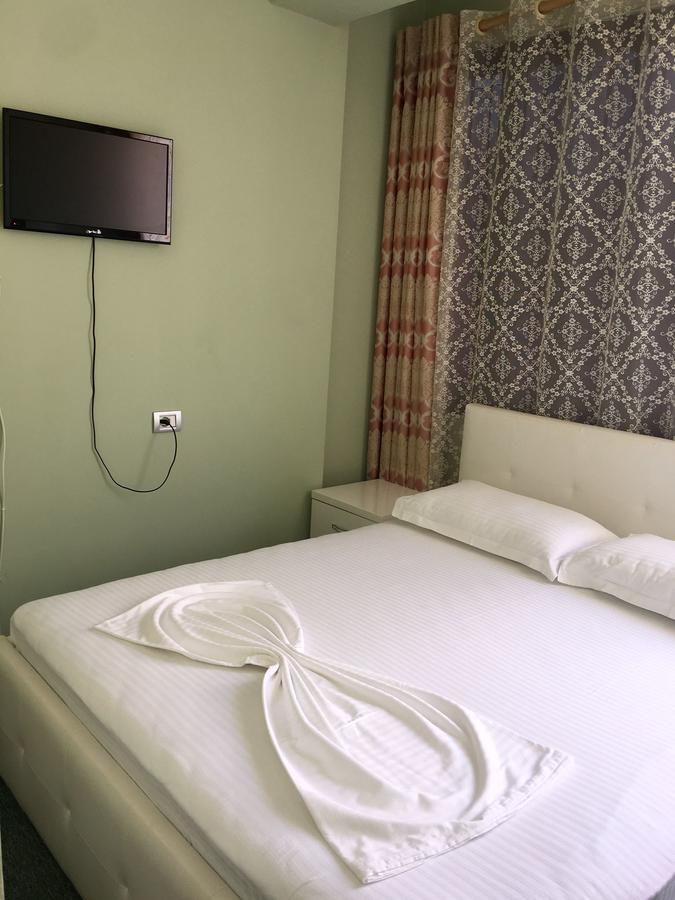 British Hotel Himare Exterior foto